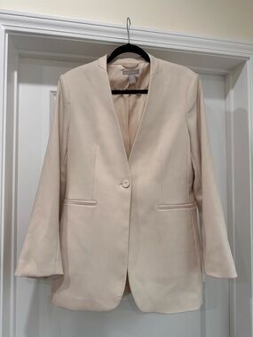 H&M Women’s Cream Padded Collarless Blazer Size M